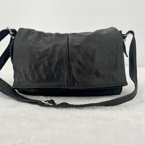 Buggiani Black Leather Shoulder Bag Italy Slouchy Flap Soft Minimalist Purse